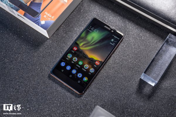 Nokia 6 (2018) предстал на «живых» фото