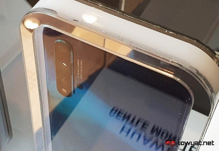 Huawei Nova 5T показан на реальных фотографиях
