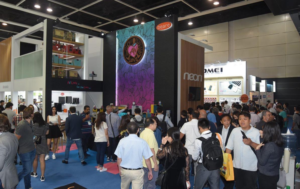 В Гонконге проводится выставка электроники Hong Kong Electronics Fair